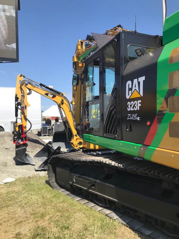 CAT 323F Z line